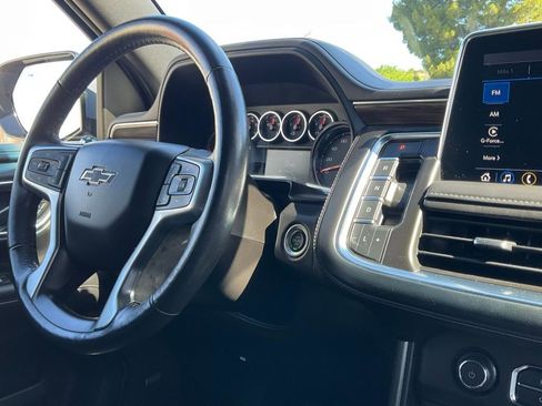 Used 2021 Chevrolet Suburban Z71 w/ Luxury Package AWD/4WD image 43