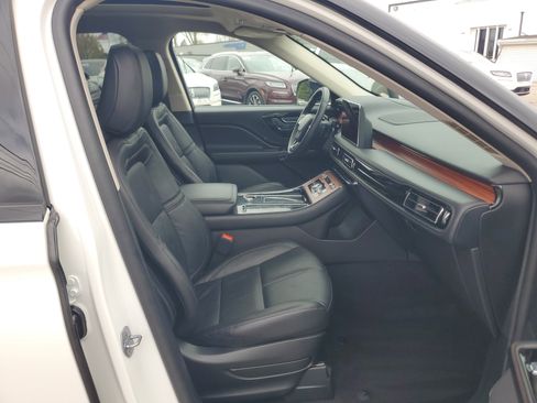 Certified 2024 Lincoln Aviator Reserve w/ Jet Package AWD/4WD image 9