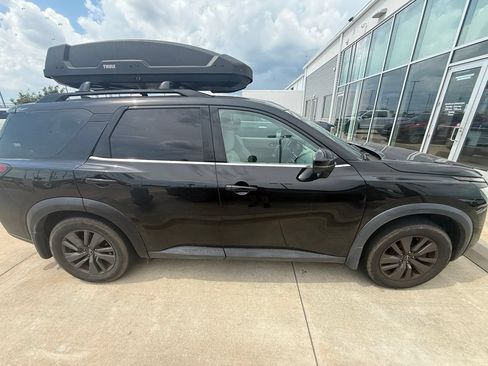 Used 2022 Nissan Pathfinder SV w/ SV Premium Package AWD/4WD image 5