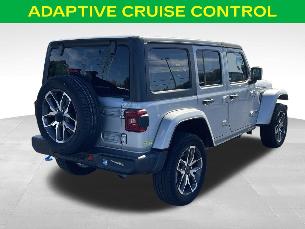 Used 2024 Jeep Wrangler Unlimited w/ Convenience Group AWD/4WD image 9