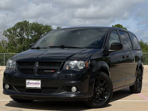 Used 2020 Dodge Grand Caravan GT FWD image 2