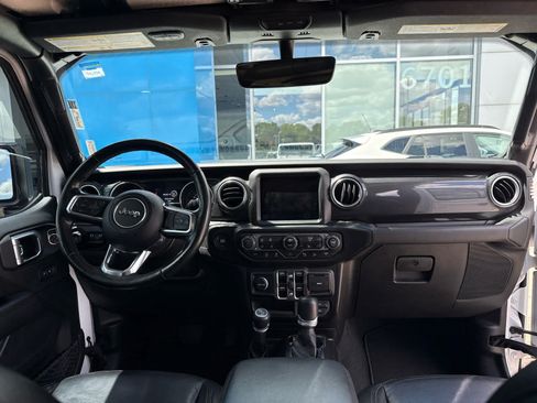 Used 2020 Jeep Wrangler Unlimited Sahara AWD/4WD image 9
