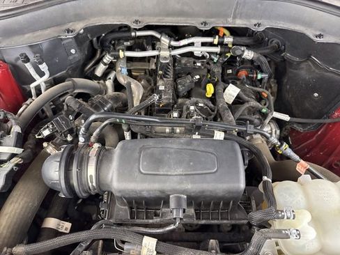 Used 2021 Ford Explorer XLT w/ Equipment Group 202A image 21