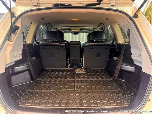 Used 2012 Toyota Highlander SE w/ Tow Pkg image 14