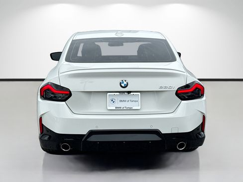 Used 2024 BMW 230i Coupe w/ M Sport Package RWD image 4