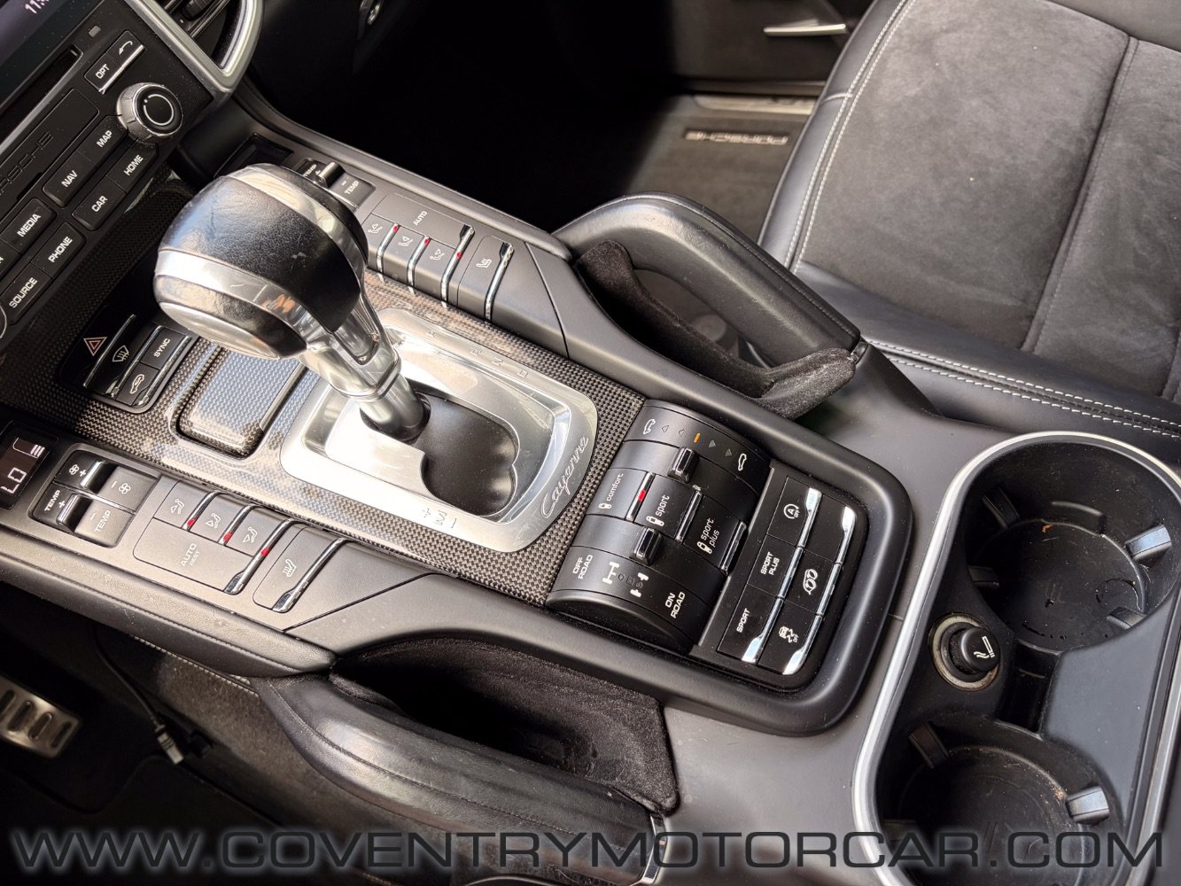 Used 2017 Porsche Cayenne GTS AWD/4WD image 25