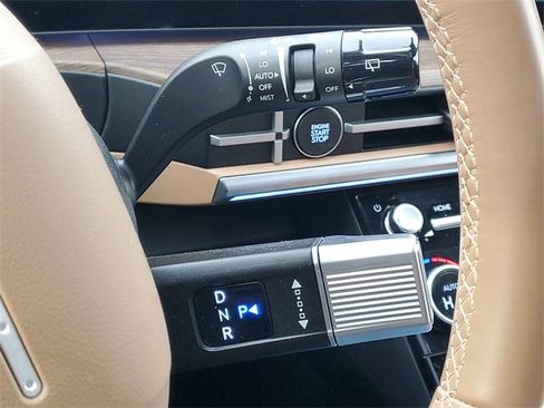 Used 2025 Hyundai Santa Fe Limited image 25