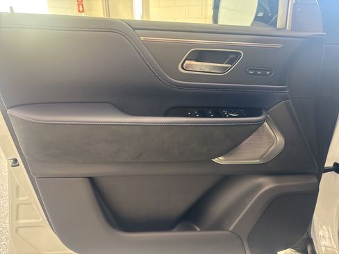 New 2026 INFINITI QX80 4WD image 12