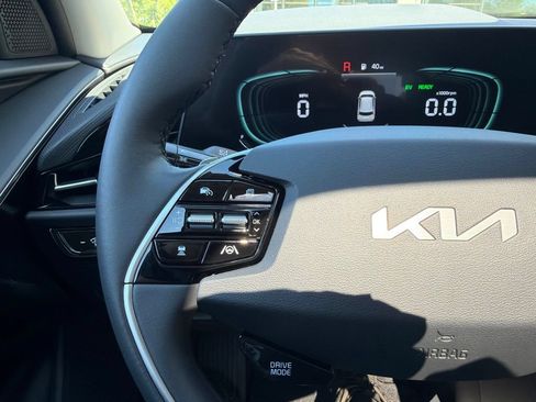 New 2026 Kia Niro EX FWD image 33