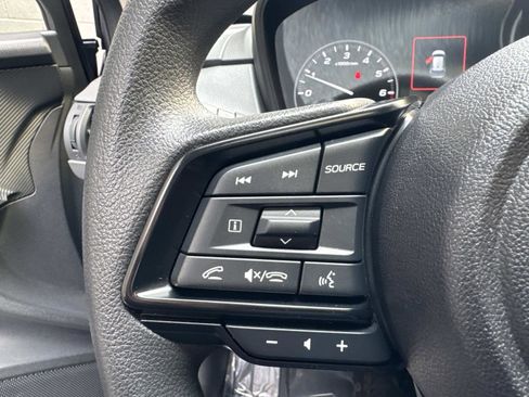 Used 2025 Subaru Crosstrek 2.0i Premium image 19