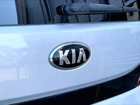 Used 2020 Kia Soul LX image 30