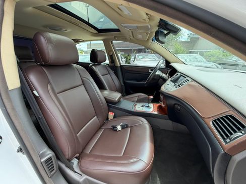 Used 2013 Hyundai Genesis 3.8 w/ Premium Pkg RWD image 16