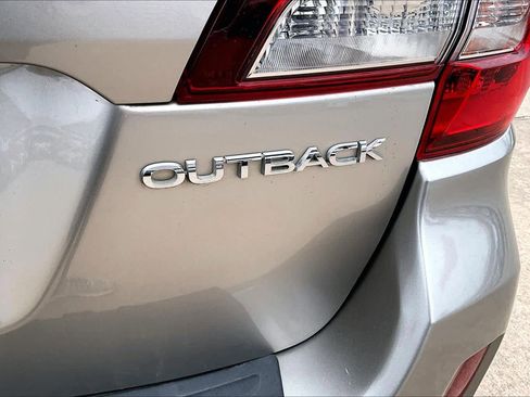 Used 2015 Subaru Outback 2.5i Premium image 8