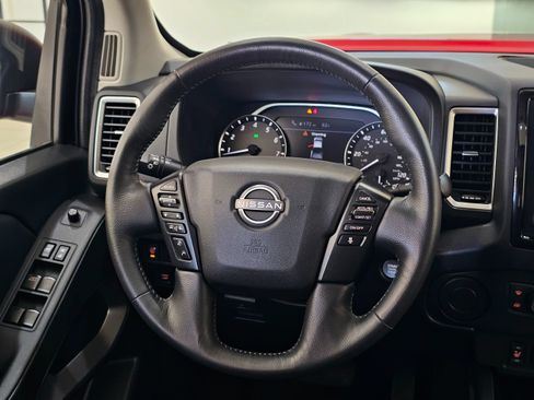 Used 2022 Nissan Frontier SV w/ SV Premium Package RWD image 25