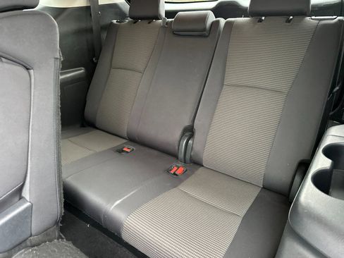 Used 2024 Toyota Highlander LE image 14