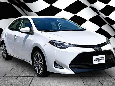 Used 2018 Toyota Corolla XLE FWD image 10