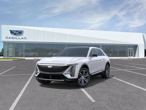 New 2025 Cadillac Lyriq Luxury image 9