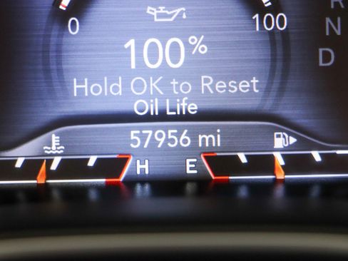Used 2022 Jeep Cherokee Limited w/ Sun & Sound Group AWD/4WD image 16