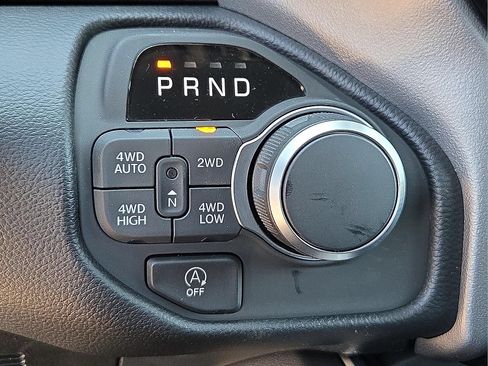 New 2026 RAM 1500 4x4 Crew Cab image 19