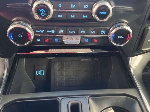 Certified 2022 Ford F150 Lariat w/ Equipment Group 502A High image 20