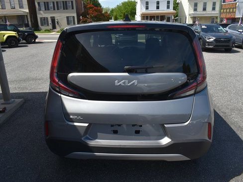 Used 2025 Kia Soul LX w/ LX Technology Package FWD image 4