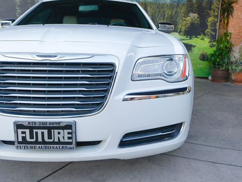 Used 2013 Chrysler 300 Motown image 35