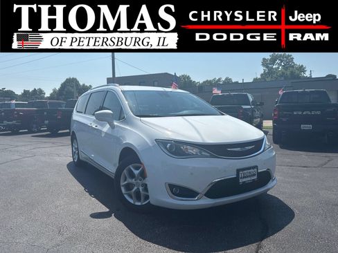Used 2020 Chrysler Pacifica Touring-L Plus w/ Tire & Wheel Group FWD image 1