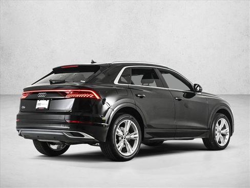 Used 2023 Audi Q8 Premium AWD/4WD image 5