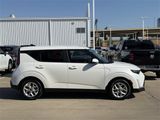 Used 2023 Kia Soul LX w/ LX Technology Package image 3