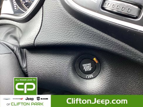 Certified 2020 Jeep Cherokee Latitude Plus w/ Cold Weather Group image 20