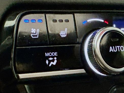 Used 2025 Honda Pilot Black Edition image 22