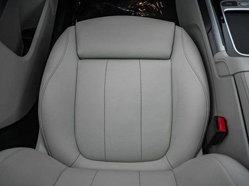 Certified 2025 Mercedes-Benz GLB 250 4MATIC image 31