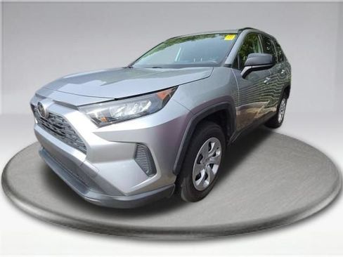 Used 2020 Toyota RAV4 LE FWD image 11