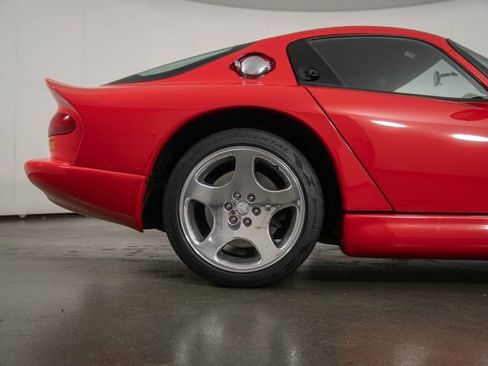 Used 2002 Dodge Viper GTS RWD image 9