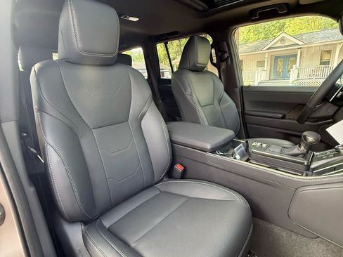 Used 2026 Lexus GX 550 AWD/4WD image 11