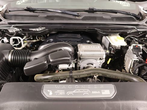 Used 2023 Jeep Wagoneer 4WD w/ Premium Group I image 22