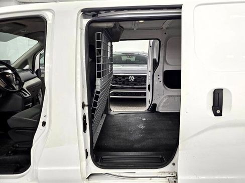 Used 2018 Chevrolet City Express LT image 27
