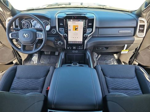 New 2026 RAM 1500 4x4 Crew Cab image 9