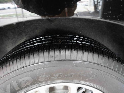 Used 2025 Chrysler Pacifica Select image 31