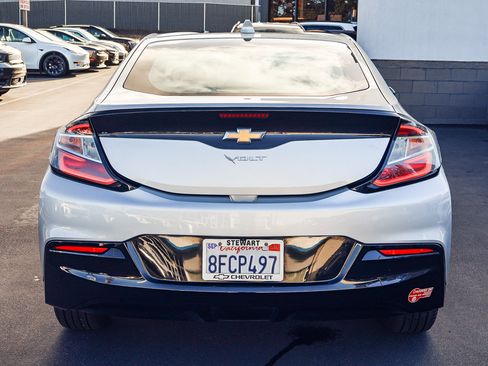 Used 2018 Chevrolet Volt LT w/ Comfort Package image 20