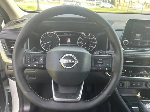 Used 2026 Nissan Rogue SV FWD image 34