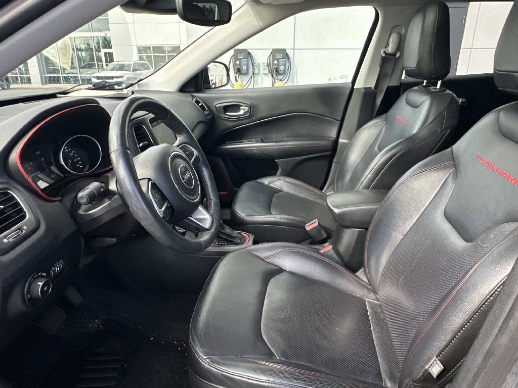 Used 2018 Jeep Compass Trailhawk w/ Leather Interior Group AWD/4WD image 16