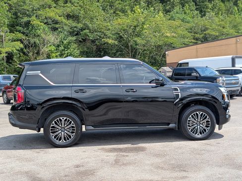 Used 2025 Nissan Armada SL w/ Captain's Chari Seat Package AWD/4WD image 10