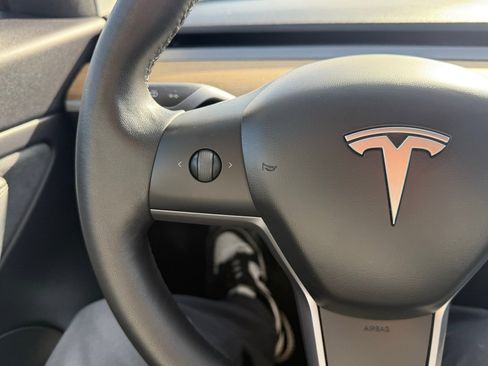 Used 2019 Tesla Model 3 Standard Range Plus image 16