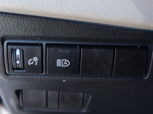 Used 2022 Toyota Corolla Cross L image 18