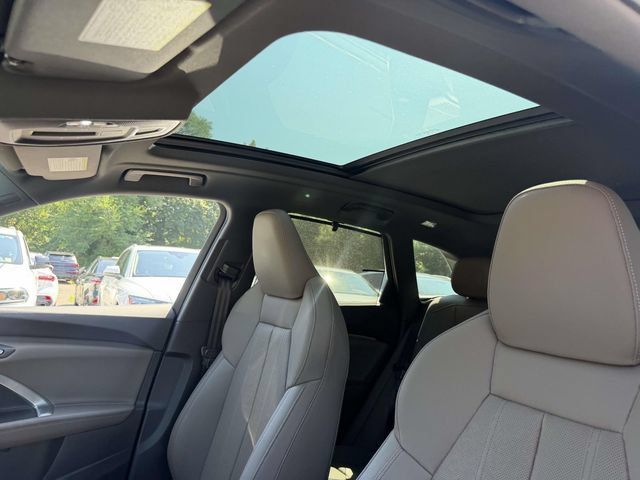 Used 2025 Audi Q5 Premium Plus w/ Premium Plus AWD/4WD image 9