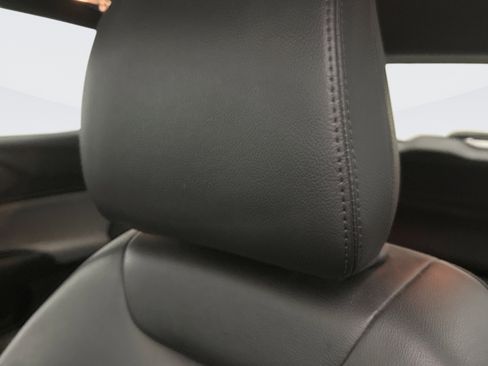 Used 2023 Jeep Compass Latitude AWD/4WD image 8