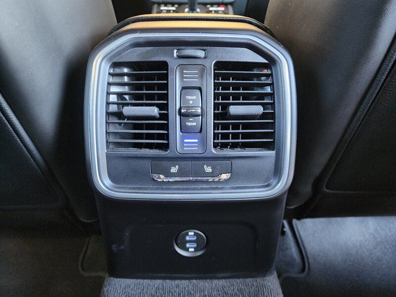 Used 2022 Porsche Macan AWD/4WD image 72