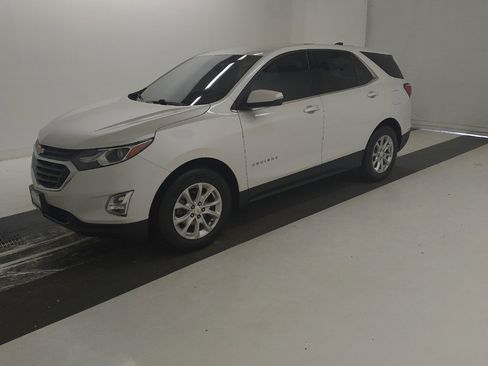 Used 2019 Chevrolet Equinox LT FWD image 2