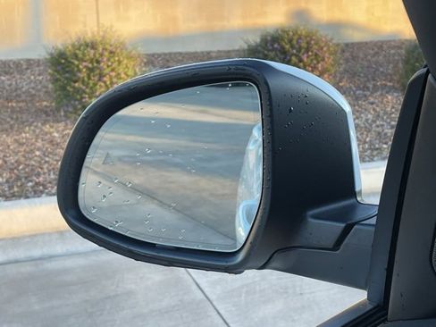 Used 2025 BMW X4 xDrive30i image 25